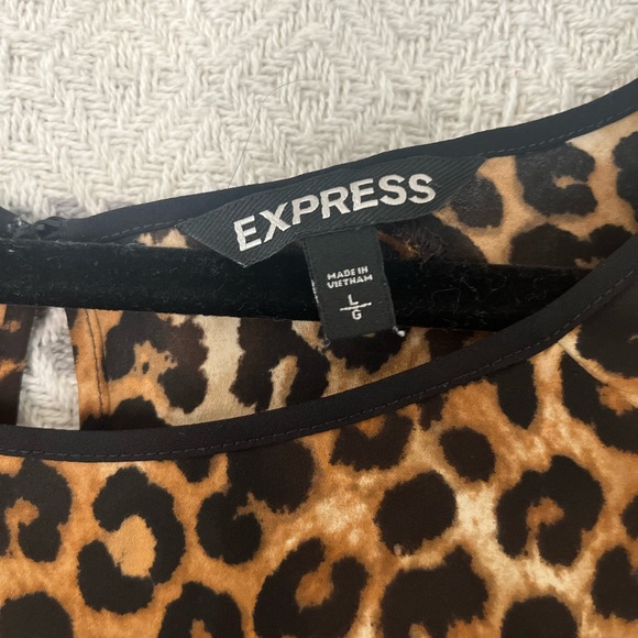 Express Top - Picture 2 of 3